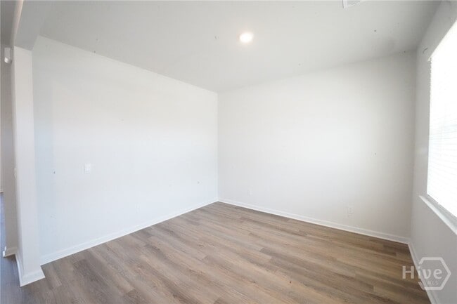 Photo - 147 Kraft Kove