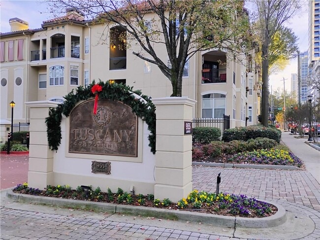 Building Photo - 955 Juniper St NE Unit 4130