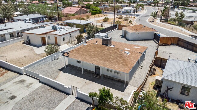 66087 Desert View Ave