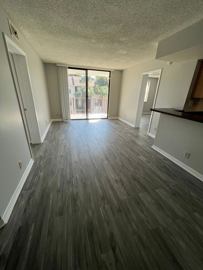 Photo - TWO BEDROOM TWO BATHROOM !! WATERFRONT COMMUNITY Unit 34