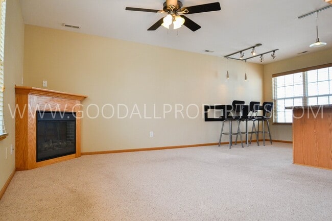 Photo - 2 Bath Town home in Urbandale with a 2-car attached garage