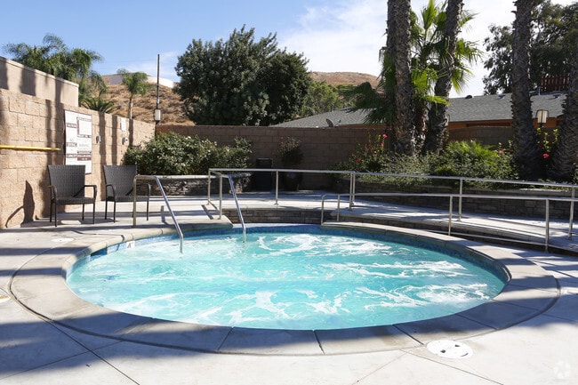 Spa - Country Village Apartments