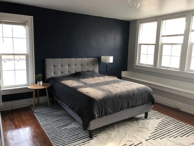 836 Avenue F