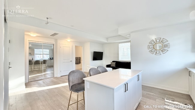 Photo - 1075 Douglas Mccurdy Cmn