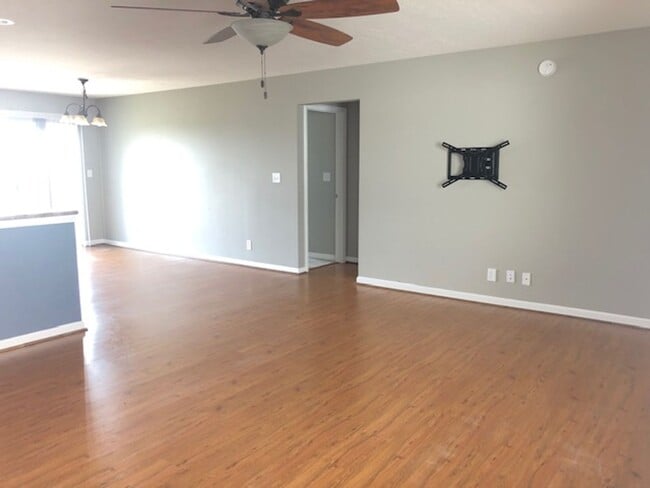 Photo - STONES CROSSING...3 Bed 2 Bath