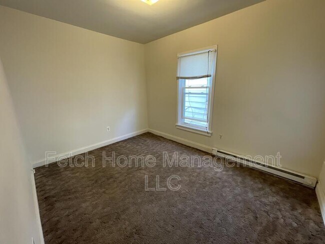 Photo - 137 S 2nd St Unit 2