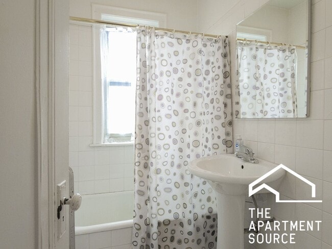 Photo - 4507 N Greenview Ave Unit 3W