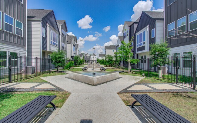 Photo - 8325 Springwood Crk Ln