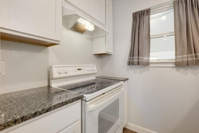 Photo - 5900 Harwill Cir