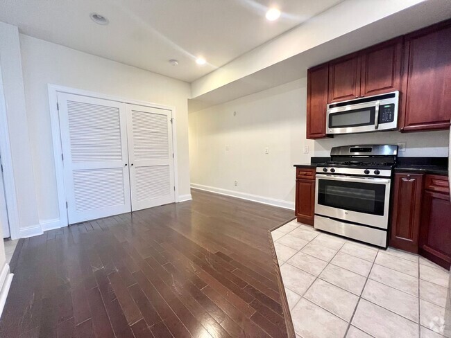 Building Photo - 1828 N 16th St Unit B Rental