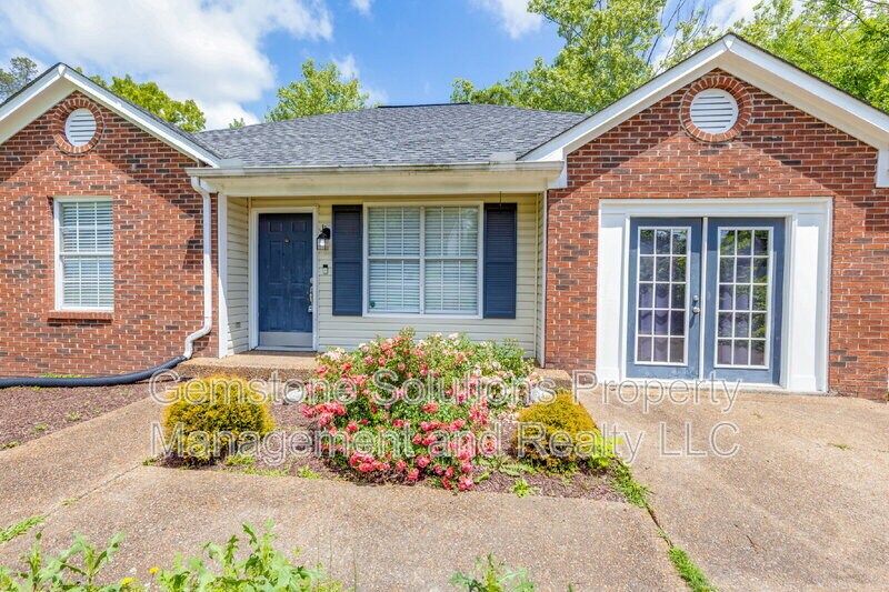 Photo - 1111 Cedarhill Court