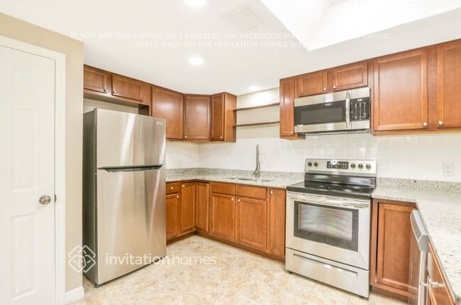 7410 Ivanhoe Dr