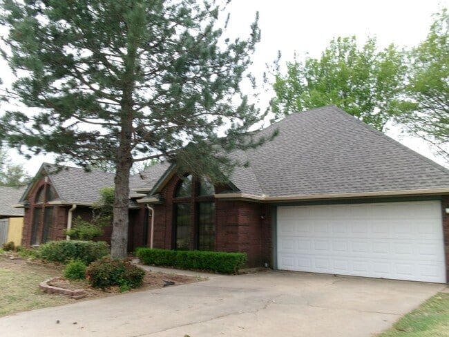 Building Photo - Pets Negotiable with Owner Approval!
