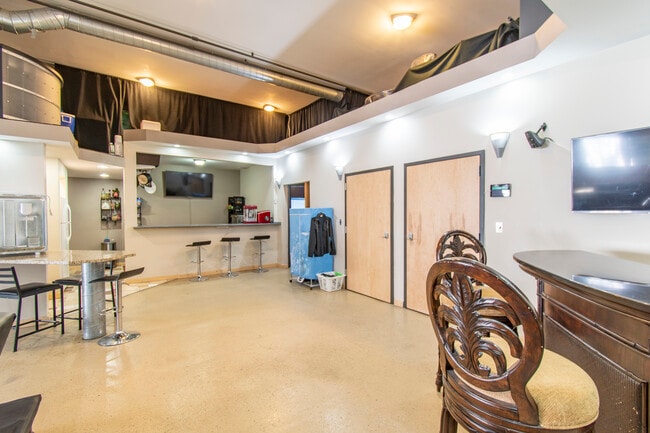 Photo - 1715 Church St