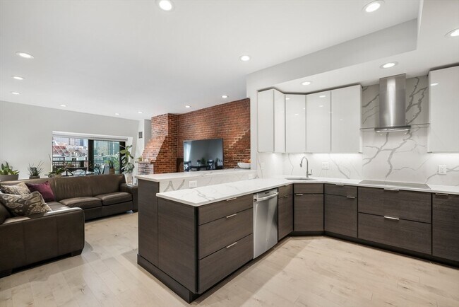 Photo - 28 Atlantic Ave Unidad 638 Rental