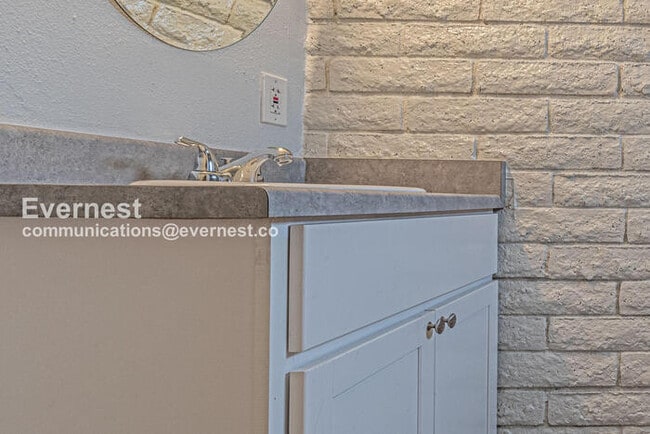 Photo - 1014 S Farmer Ave Unidad 12