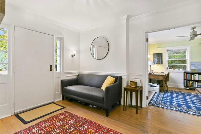 Photo - 9 Edgehill Dr