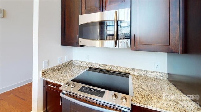 Photo - 715 N Graham St Unidad 305