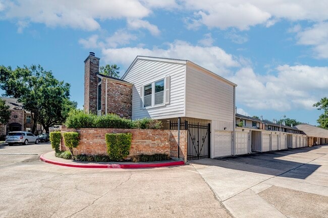 Photo - 5816 Lynbrook Dr Unit 67