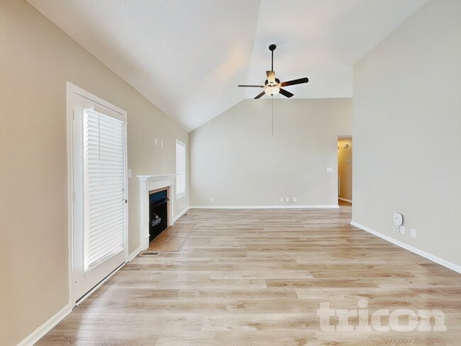 Photo - 1616 Broad Cir