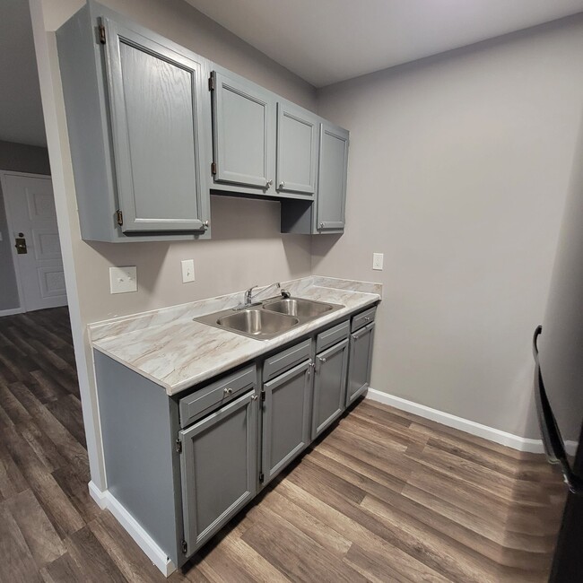 Photo - King Towers Apartments