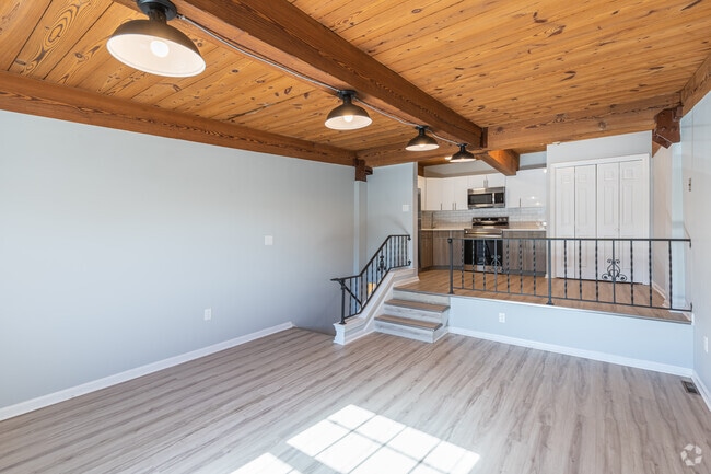 1 BR, 1 BA - 850SF - Living Room
