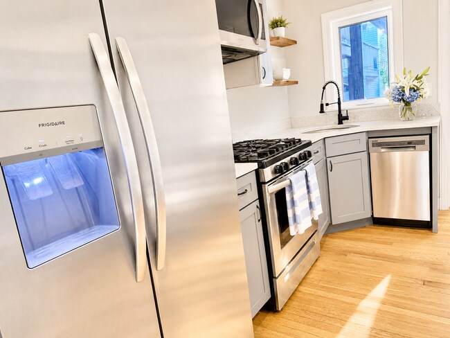 619 E 5th St Unit 1A