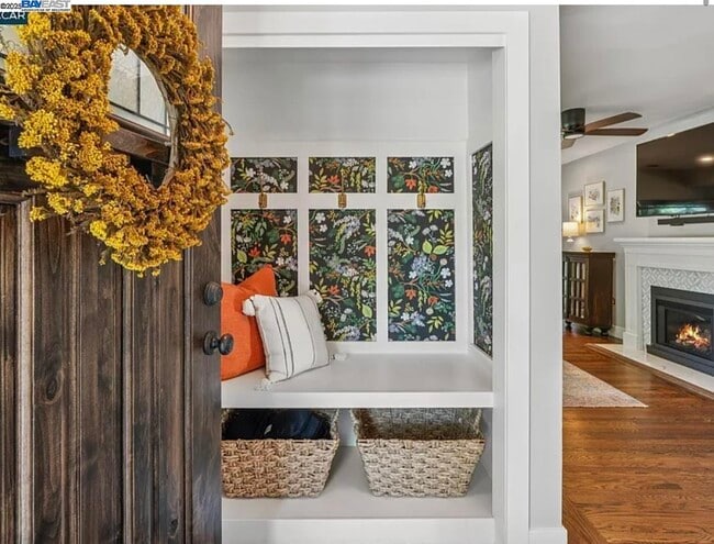 Photo - 161 Maiden Ln