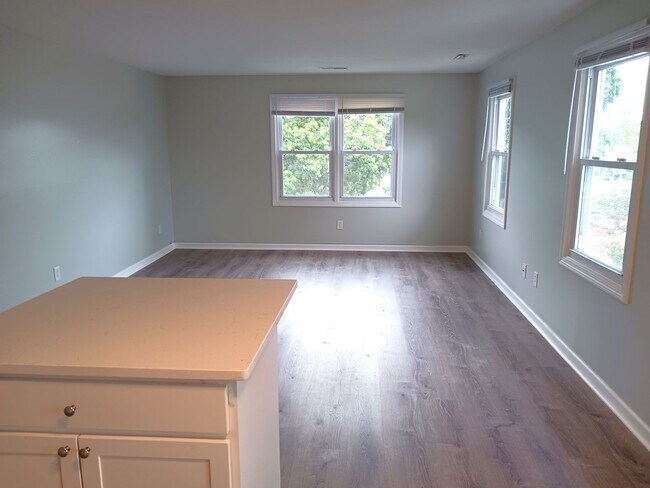 Photo - 262 -264 George Waterman Road Unit 262 George Waterman  5