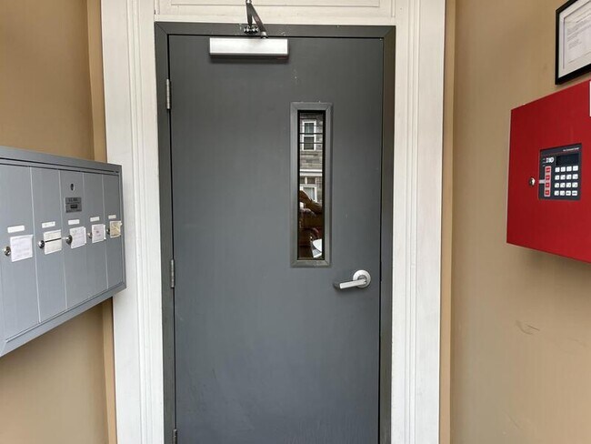 Photo - 419 N Queen St