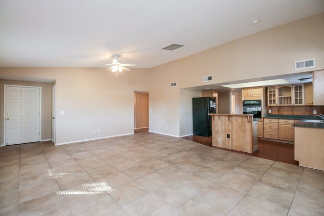 Photo - 119 S Cottonwood St