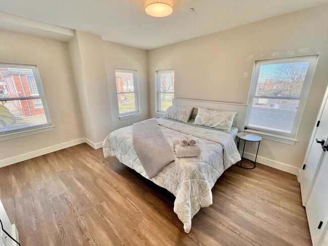 18 Woburn St