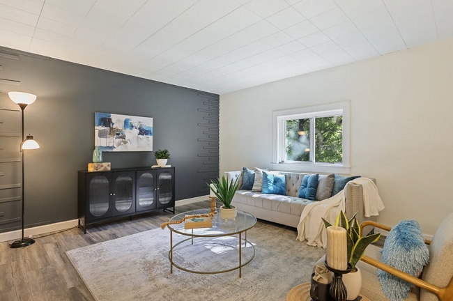 Photo - 608 Hill Ln Casa