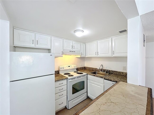 Photo - 2569 N Alafaya Trail Unit 135