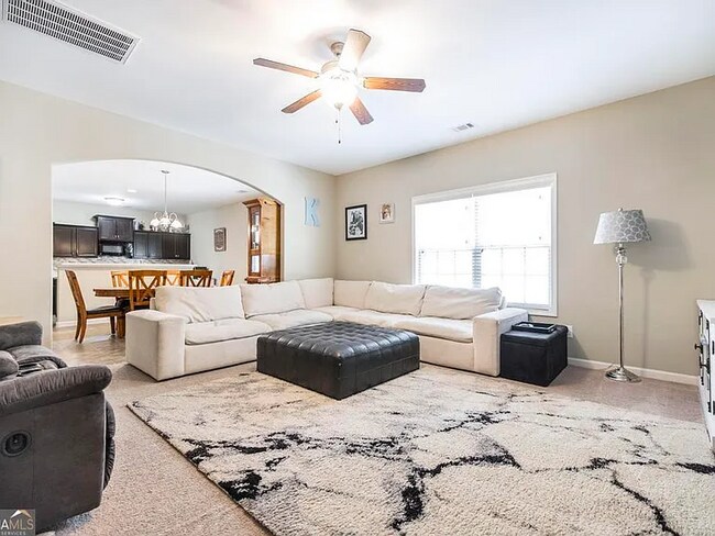 Photo - 118 Great Oak Way