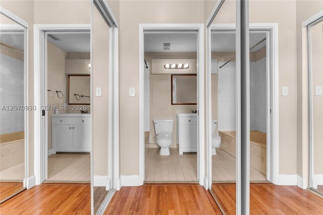 Building Photo - 15563 N Miami Lakeway Unit 204