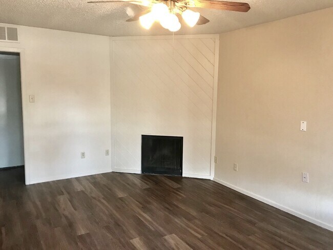 Photo - 7402 Avenue X Unit B
