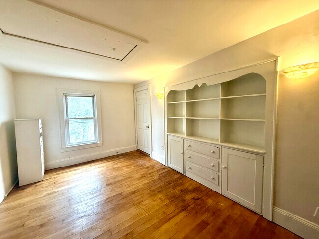 Building Photo - 442 Merrimack St Unit 2E