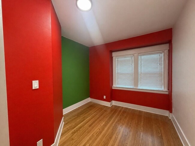 Photo - 244 W 49th St