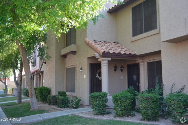 Building Photo - 3491 N Arizona Ave Rental