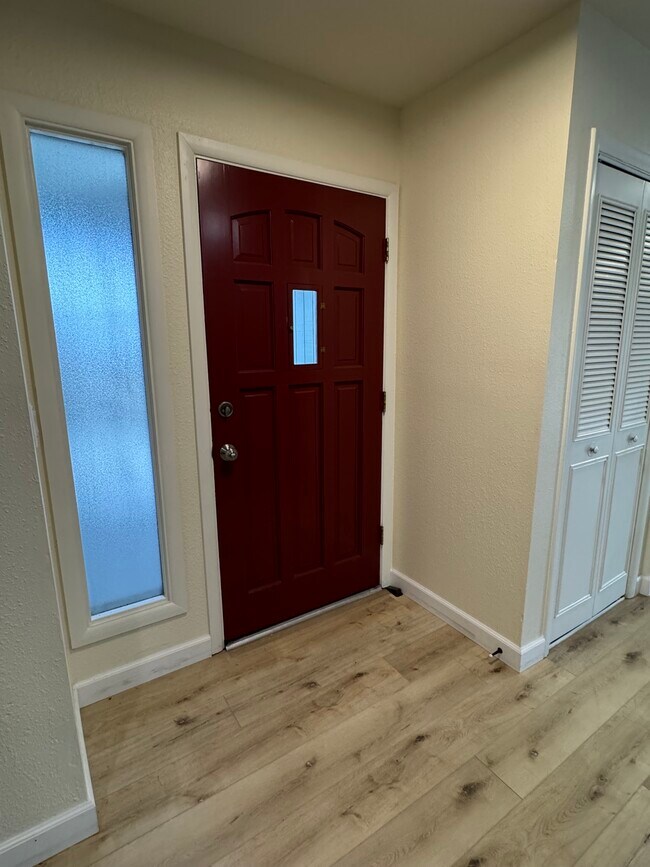 Photo - 368 Dogwood Ln House