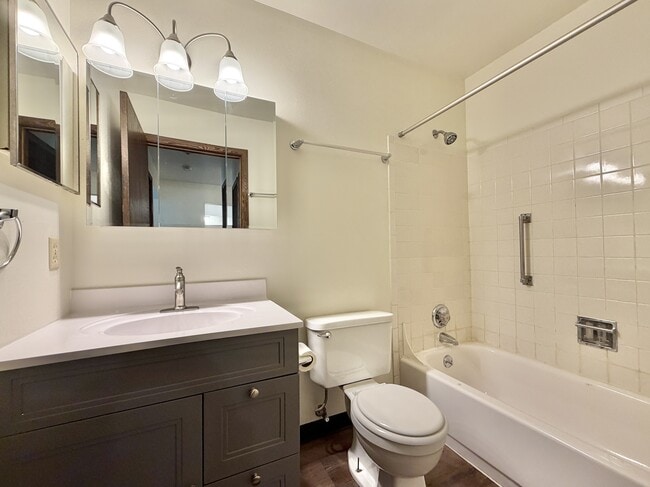 313 Higgins Dr Unit 21