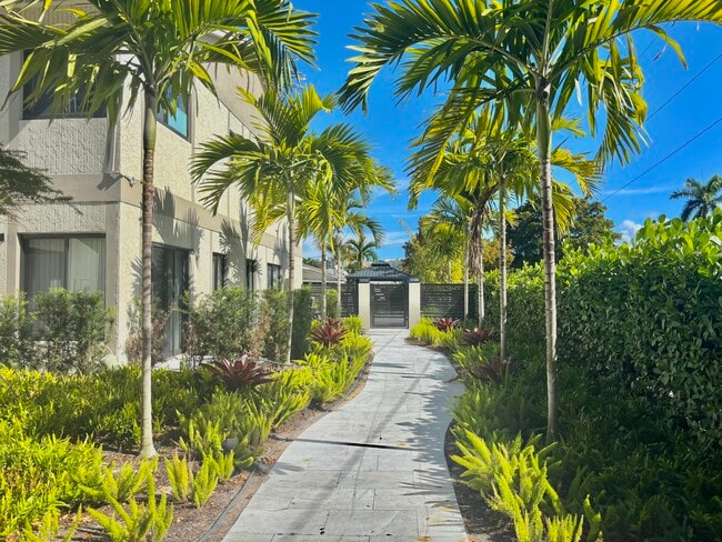 Photo - 660 Coventry St