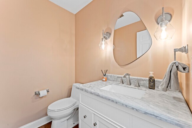 Photo - 1213 Selwyn Ln