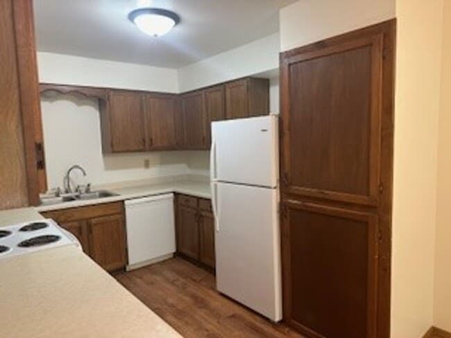 Photo - Spacious 2 bed, 1 bath Unit Apt #6