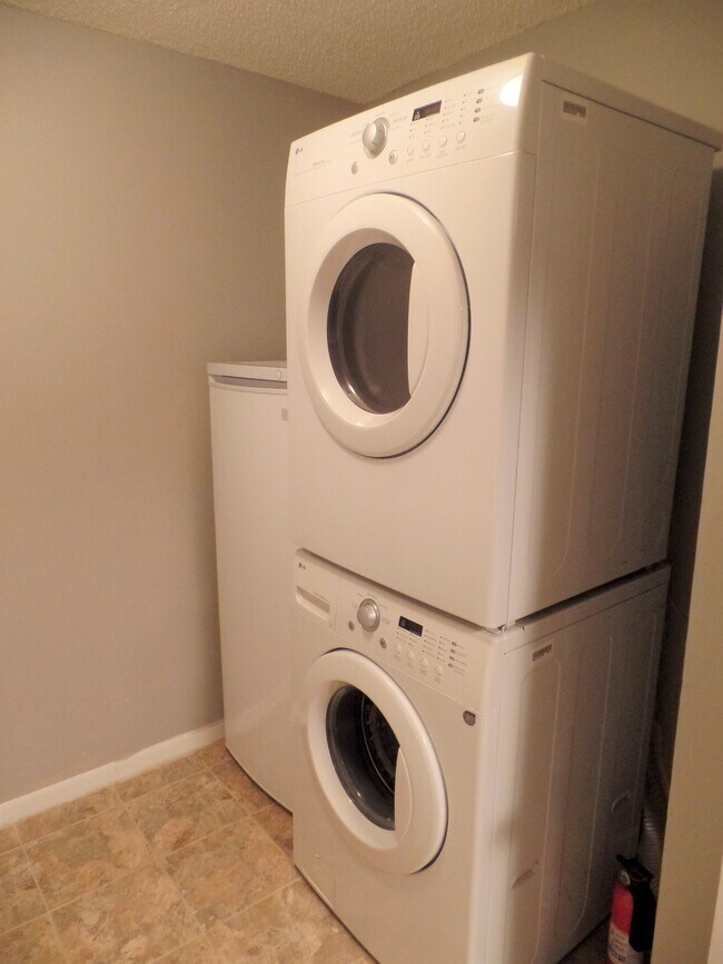 Photo - 5612 Rock Island Rd