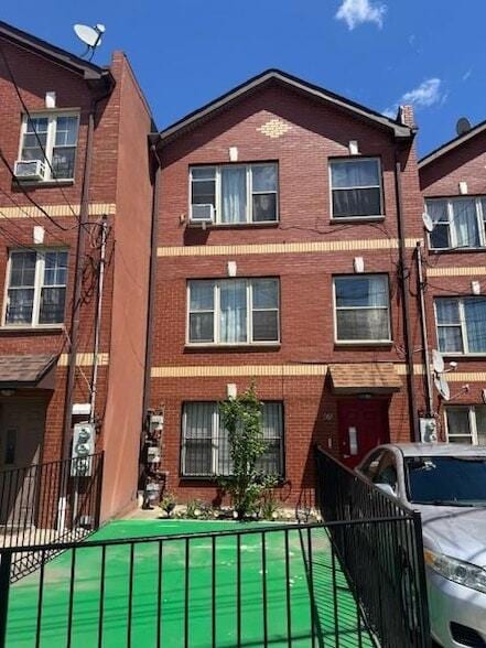 Photo - 769 Fountain Ave