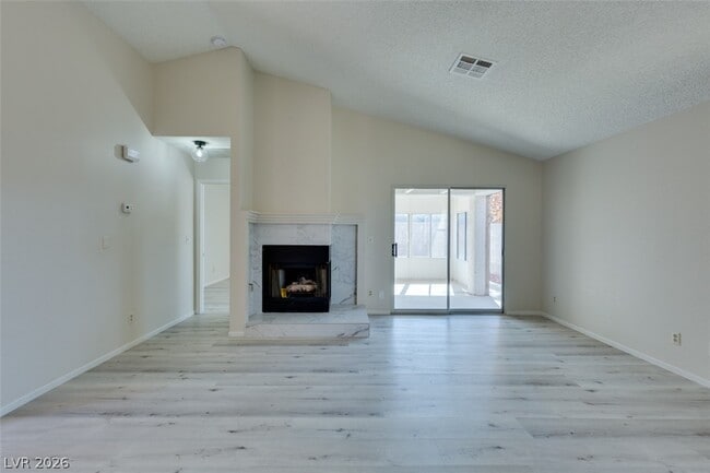 Photo - 582 Searchlight Dr