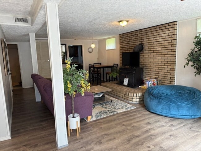 Photo - 3808 Oakwood Ln