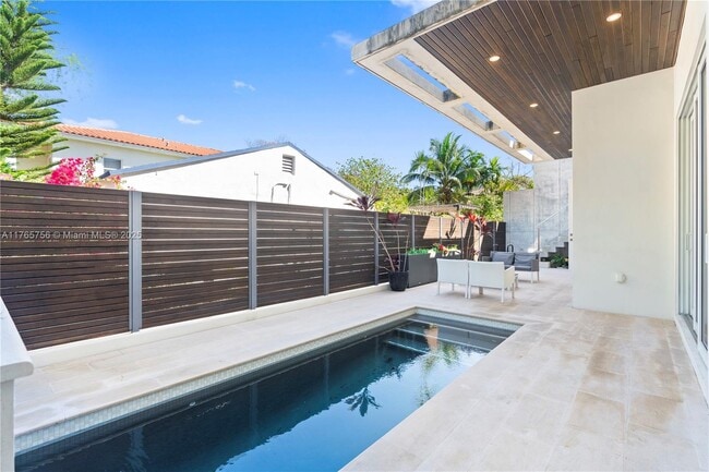 Photo - 3395 Shipping Ave